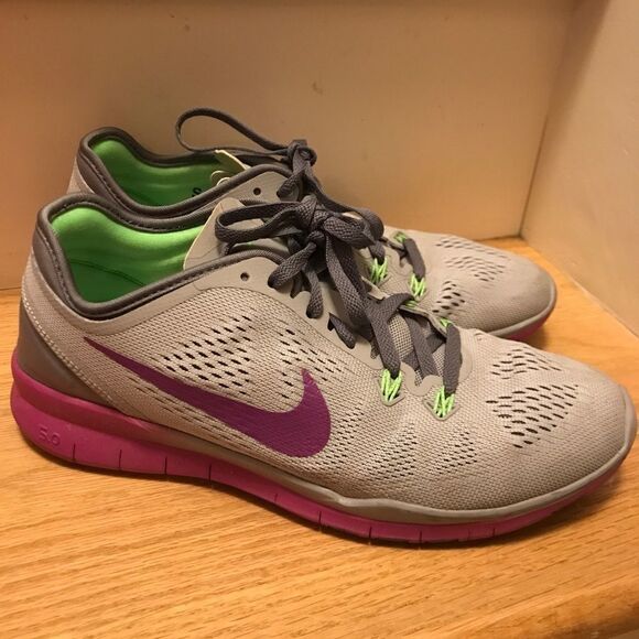 Nike Sz 7 Athletic Sneakers - Picture 2 of 5